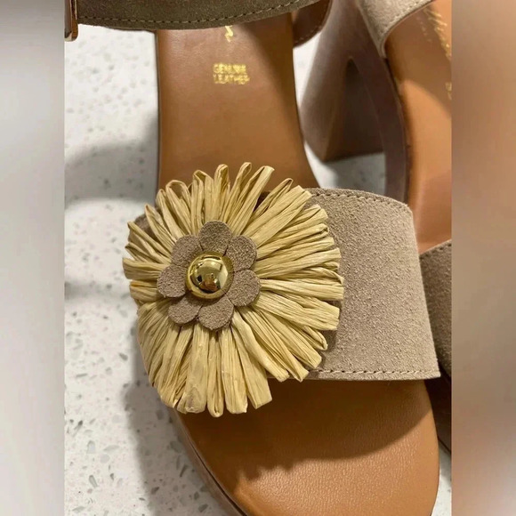 Avellini Suede & Leather Heel Sandals Size 9 Tan Flower NEW EUR 40 Block Heel - Picture 3 of 12